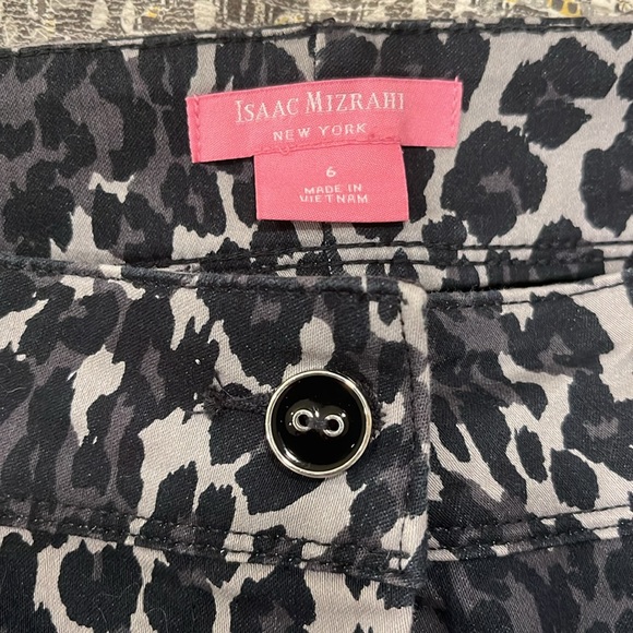 Black/Gray Leopard shorts - Picture 2 of 7